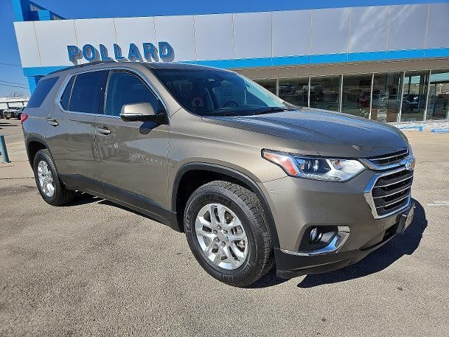 2020 Chevrolet Traverse LT Cloth in Stone Gray Metallic — front three-quarter view