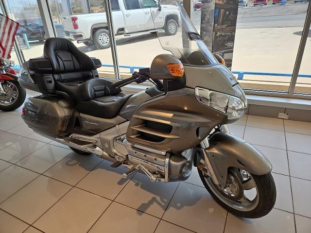 2008 Honda Gold Wing — side profile view