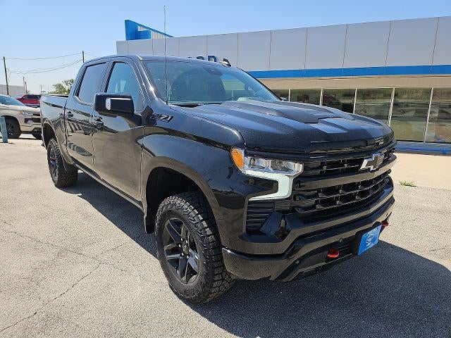 2026 Chevrolet Silverado 1500 LT Trail Boss in Black — front three-quarter view